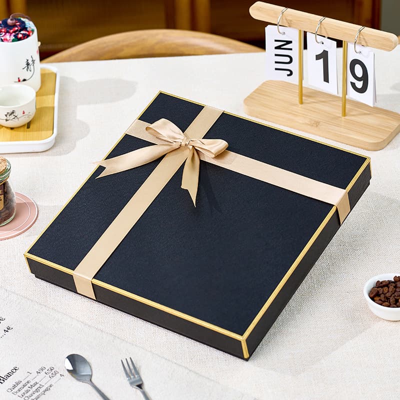 25-Piece Chocolate Gift Box, Hard Premium Box with Gold Trim, Valentine's Day Chocolate Gift Box, Empty Box