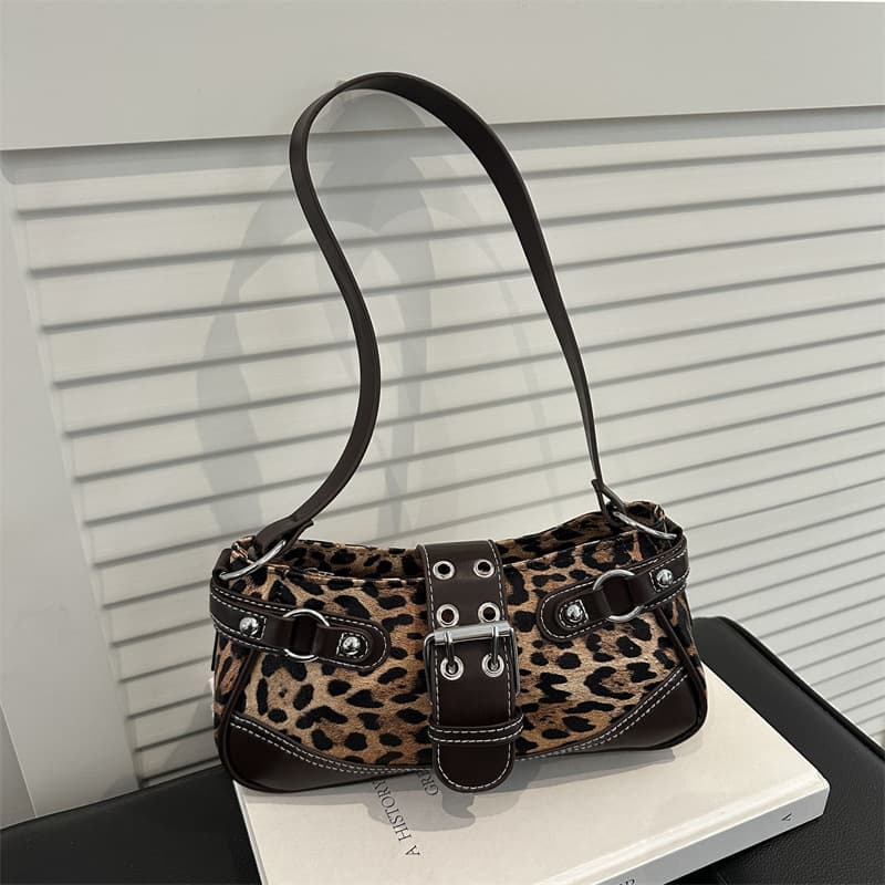 Fashionable Underarm Bag for Women 2026 Winter New Trendy Crescent Bag Chic Commuter Bag High-Quality Women's Bag