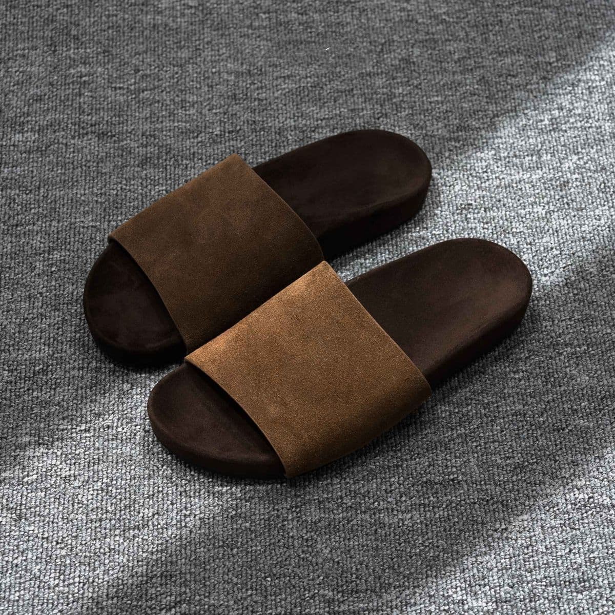 [Old Money Style] Minimalist Comfortable Relaxed Suede Slide Sandals, 2026 Summer Collection Beach Sandals for Men