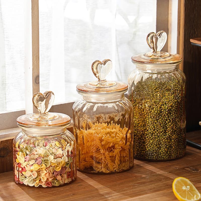 Creative Heart-Shaped Glass Storage Jar Transparent/Amber Snack Candy Tea Container with Lid