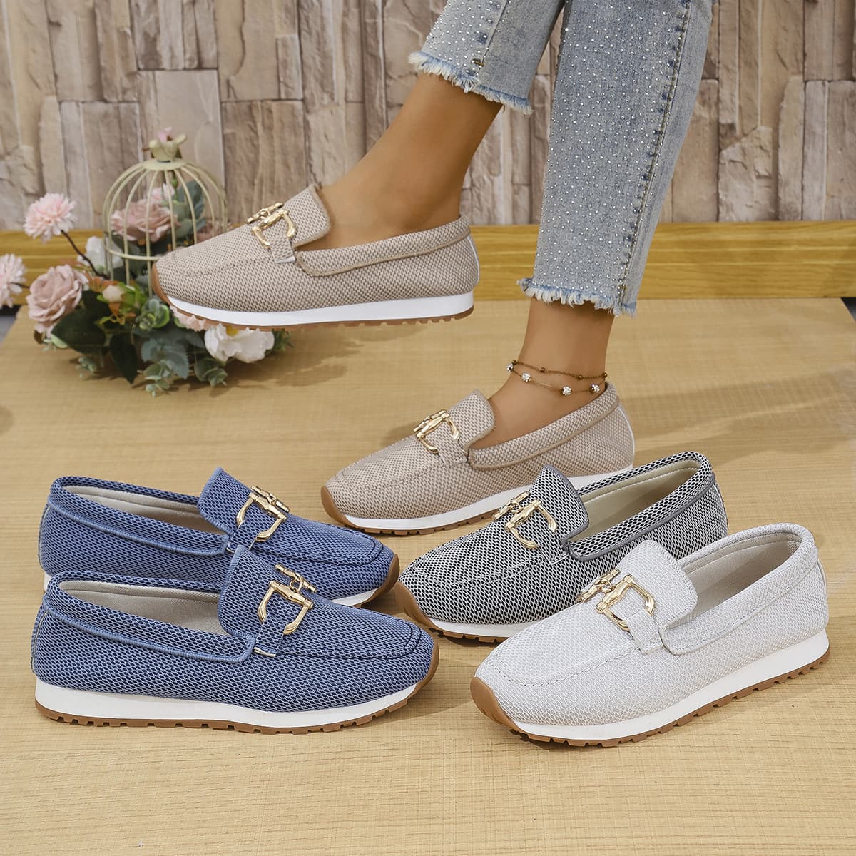 Amazon Cross-Border Plus Size Women's Flat Shoes 2026 New Four-Season Casual Shoes Shallow Mouth Fashion Middle-Aged and Elderly Flat Shoes Wholesale