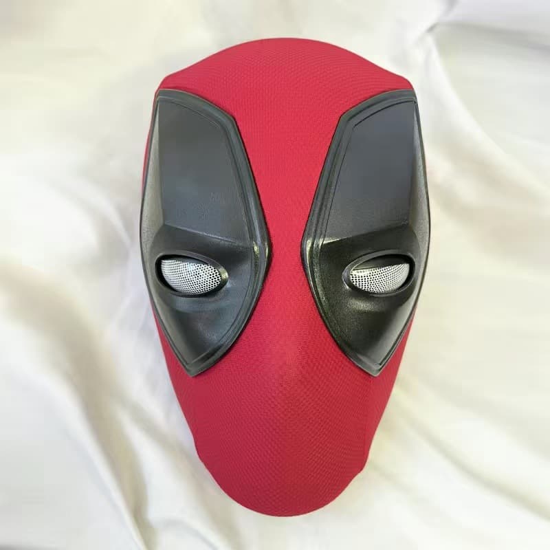 Deadpool little bitch hood electric Spider-Man helmet can blink and light up cos mask Marvel Wolverine toy