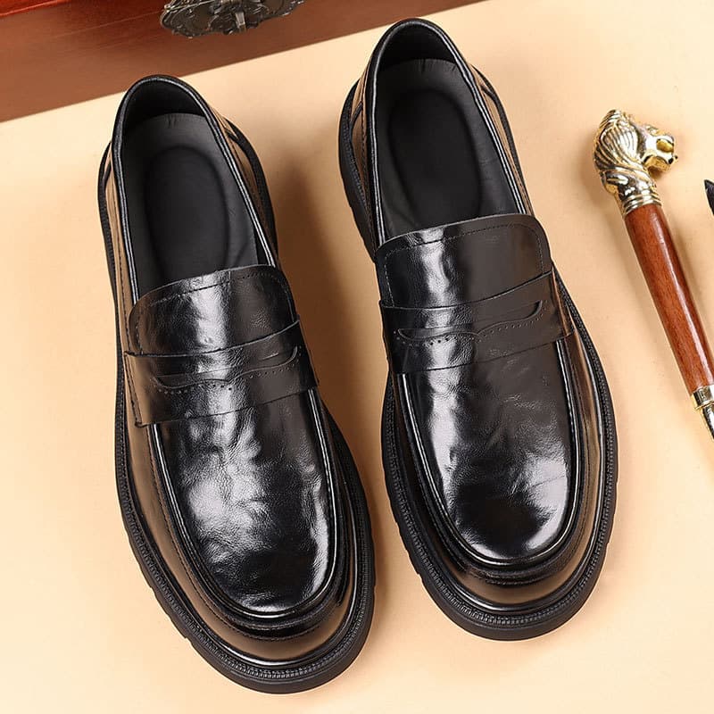 Men's Casual Leather Shoes 2026 New Style Soft Leather Flat Bottom Loafers Spring Summer Slip-On Lazy Shoes Export