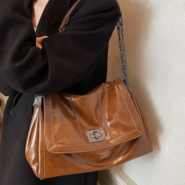 Large Retro Handbag for Women 2024 New Stylish Autumn Winter Chain Crossbody Bag Office Commute Tote Bag