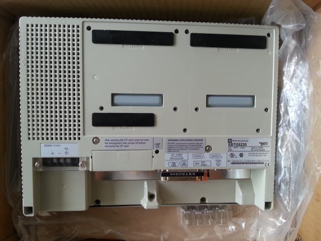 A046* XBTG5230 Schneider Touch Screen