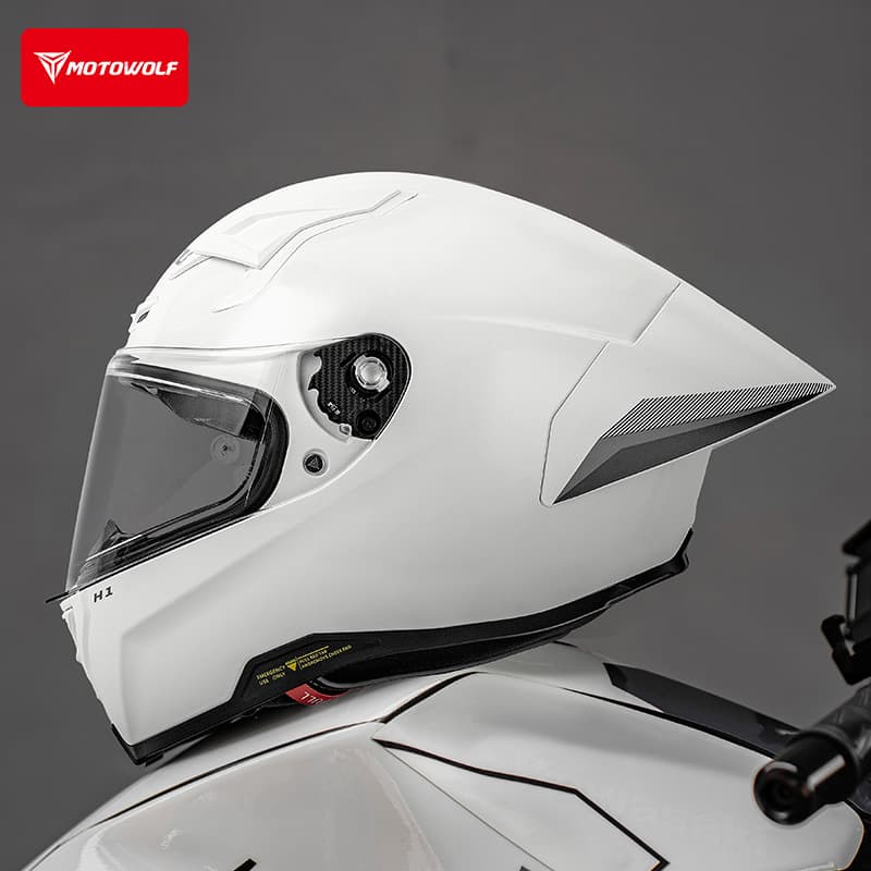 Motorcycle Helmet Large Tail Wing Full Face Helmet ECE Protection Full Face Four-Season Universal Helmet 3C Rider Full Face Helmet