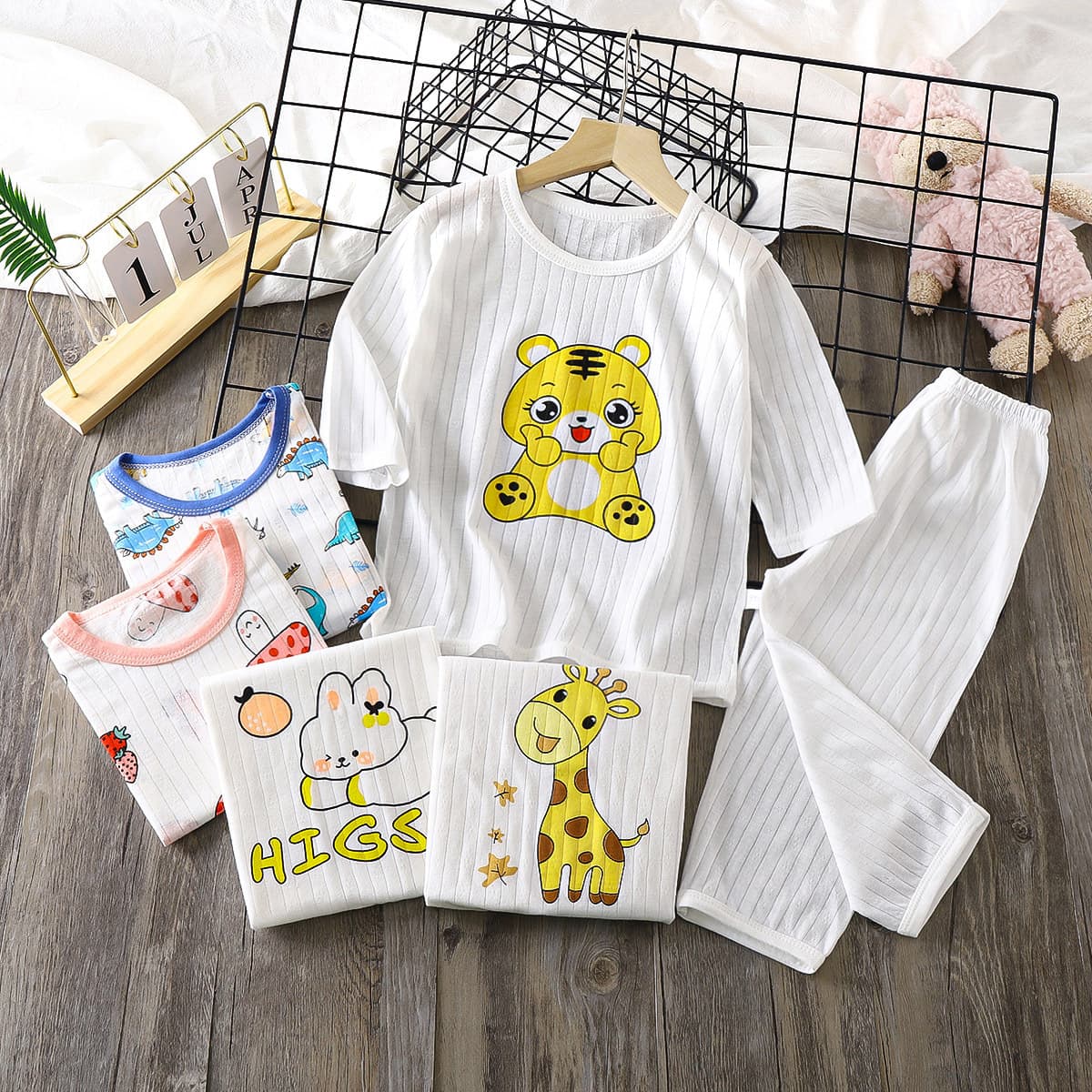 Summer children's pure cotton home clothes set for boys and girls, thin pajamas, breathable three-quarter sleeves, baby air-conditioned clothes