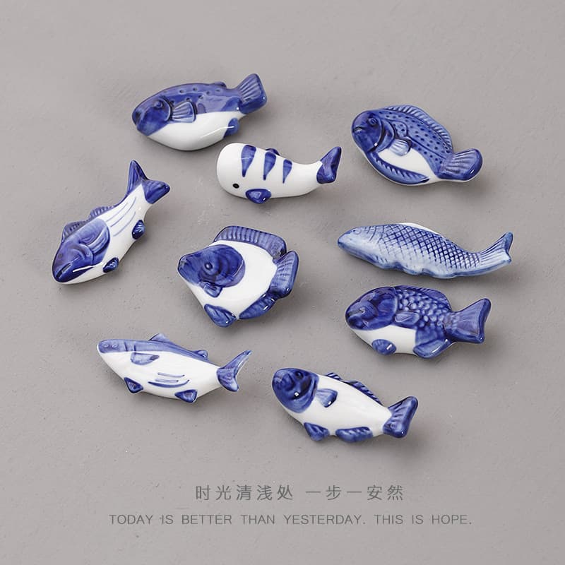 Blue Glazed Fish Ceramic Chopstick Rest: Solid Cute Decor Piece for Home/Hotel/Japanese Restaurant