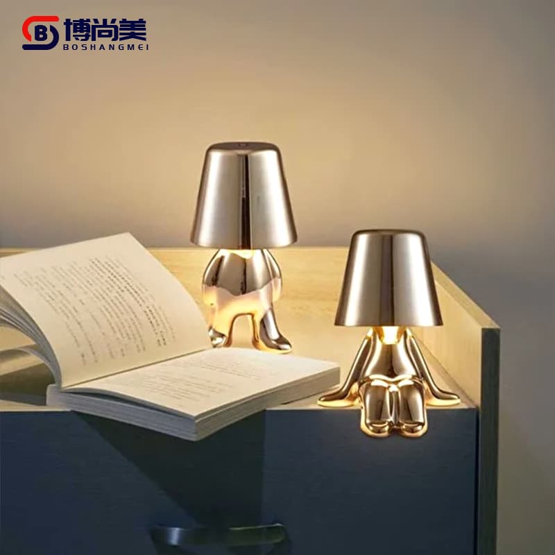 Little Golden Man Charging Desk Lamp Creative Desktop Decor Thinker Figurine Modern Minimalist Restaurant Ambient Light