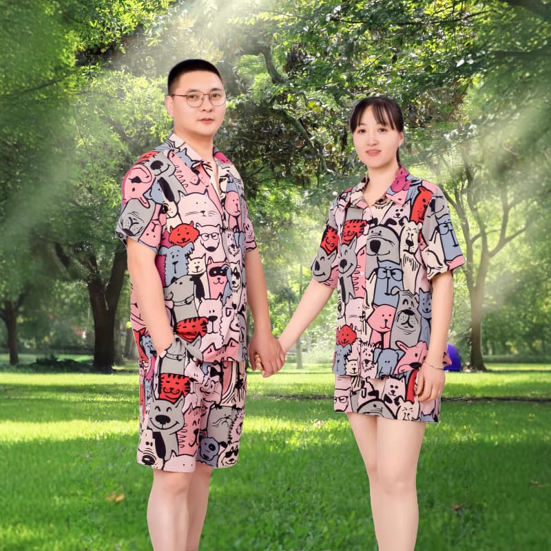 Summer men's and women's ice silk shirts for home and outdoor wear, beach wear, short-sleeved shirts, couple's silk texture suits