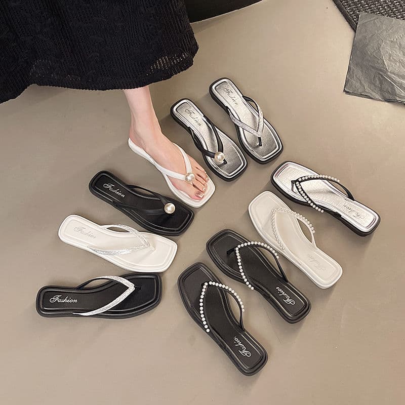 Women's Summer Flip Flops, Fashionable and Simple, Non-Slip, Indoor and Outdoor Wear, Lightweight, Beach Style, Pairs with Skirts, Casual Sandals