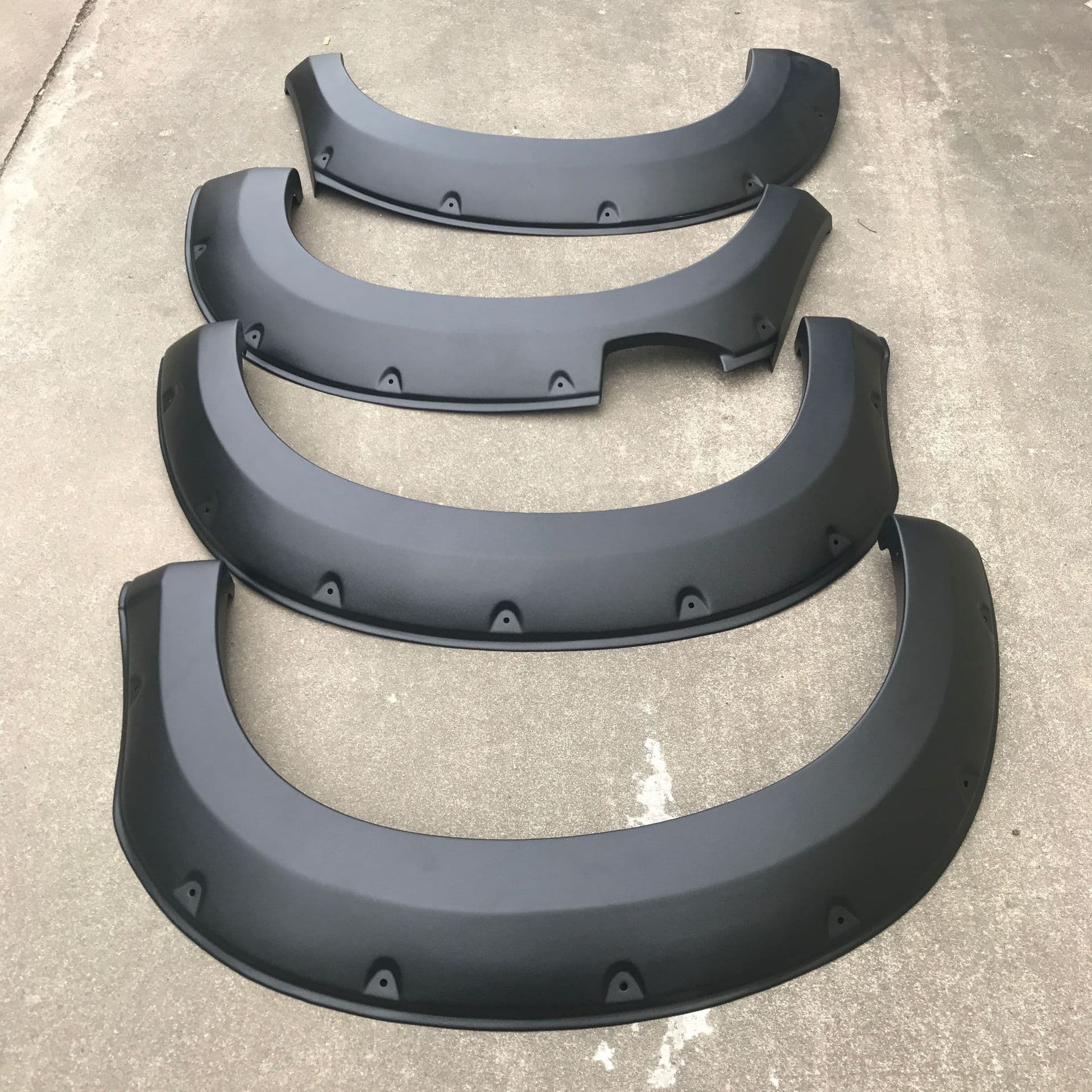 Suitable for Isuzu D-max large wheel eyebrows and dmax widening modification parts Thai version new small wheel eyebrows