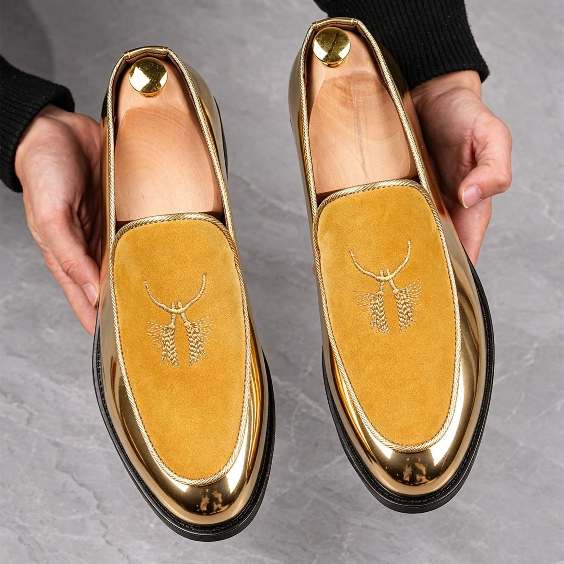 Slip-On Lazy Men's Embroidered Tassel Leather Shoes Pointed Toe British Casual Loafers