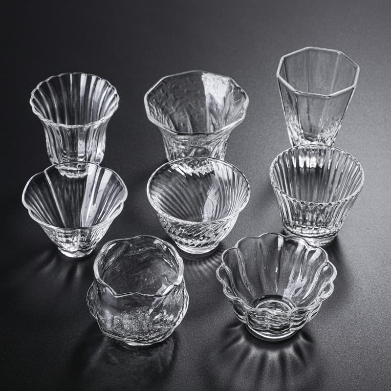 Japanese-style handmade thickened, heat-resistant, hammered transparent glass tea cup/tasting cup/personal mug.