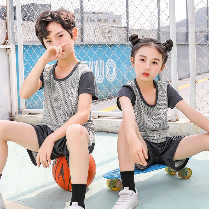 Children's Summer Set: Thin Short-Sleeve T-Shirt for Boys, Sports Shorts, Mesh Quick-Drying Shirt for Girls, Summer Clothing for Medium and Large Children
