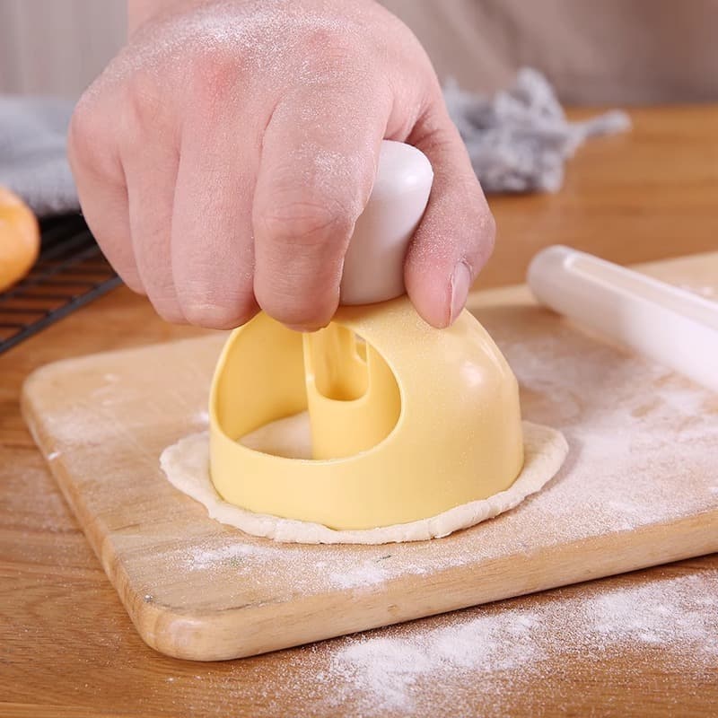 Cross-border Hot-selling Donut Mold Large Hollow Cake Bread Press Pineapple Bun Print Donut Shape Mold