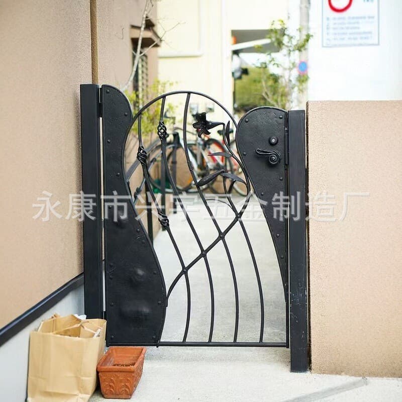 Wrought Iron Ornamental Gate with Vertical Stripe Decoration - Retro design, direct from manufacturer, popular in foreign trade, forged craftsmanship.