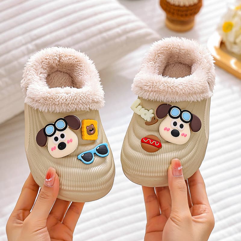 Winter children's cotton slippers, boys and girls, warm fleece-lined, waterproof, detachable, parent-child cotton shoes for toddlers and older children.