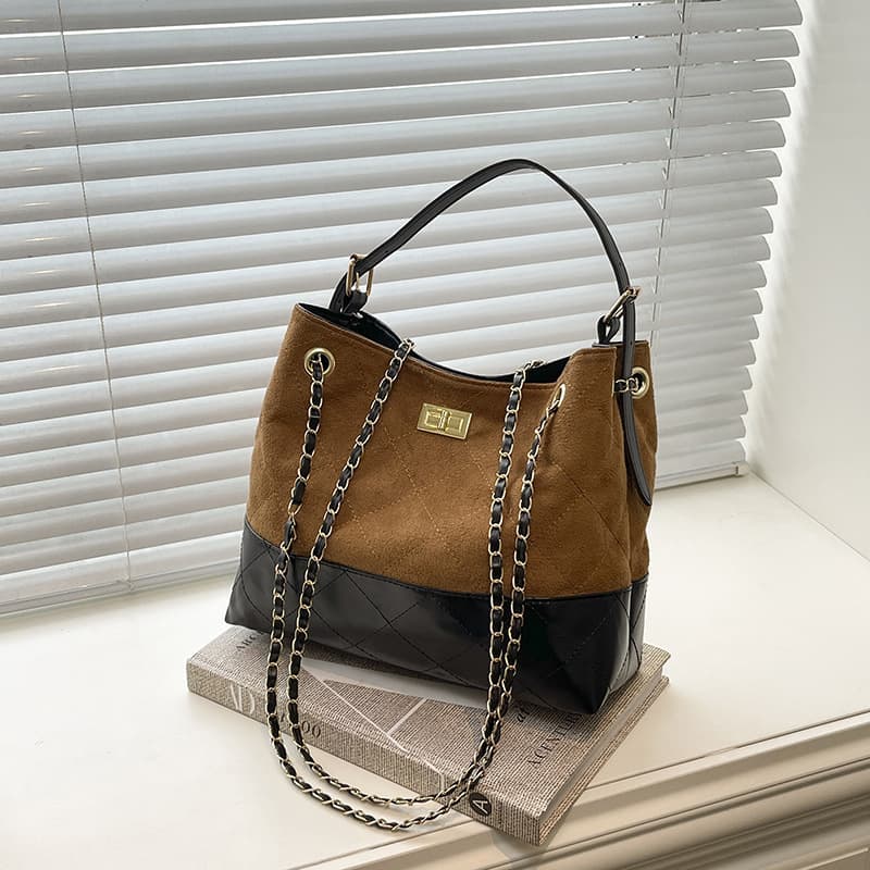 Women's Bag 2026 New Autumn Quilted Chain Bag Retro Versatile Chanel-Style Underarm Tote Bag Single Shoulder Crossbody Bag