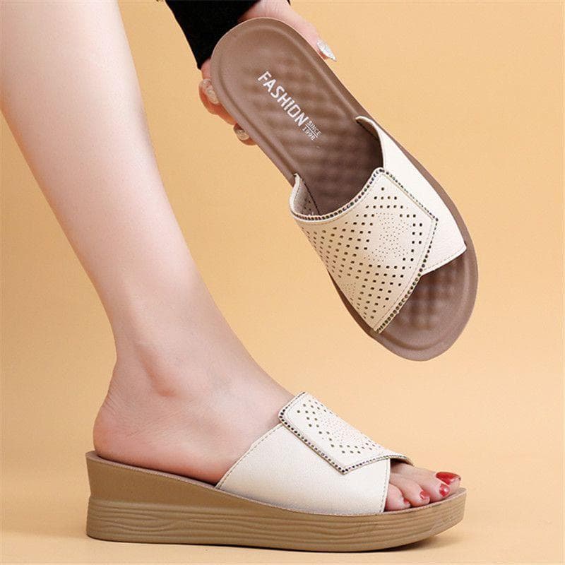 Women's Home Slippers for Mom Summer Outdoor Fashion Soft Sole Non-Slip Middle-Aged and Elderly New 2026 Cool Slippers
