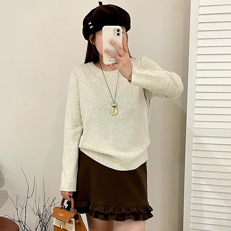 Plus Size Women's Round Neck Inner Sweater Casual Knit Top for Fall Winter 2025 Loose Fit 23625