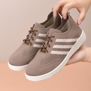 Flying Weave Sports Shoes Women 2026 Spring Autumn New Slip-On Soft Sole Casual Sports Shoes Breathable Elderly Mother Shoes