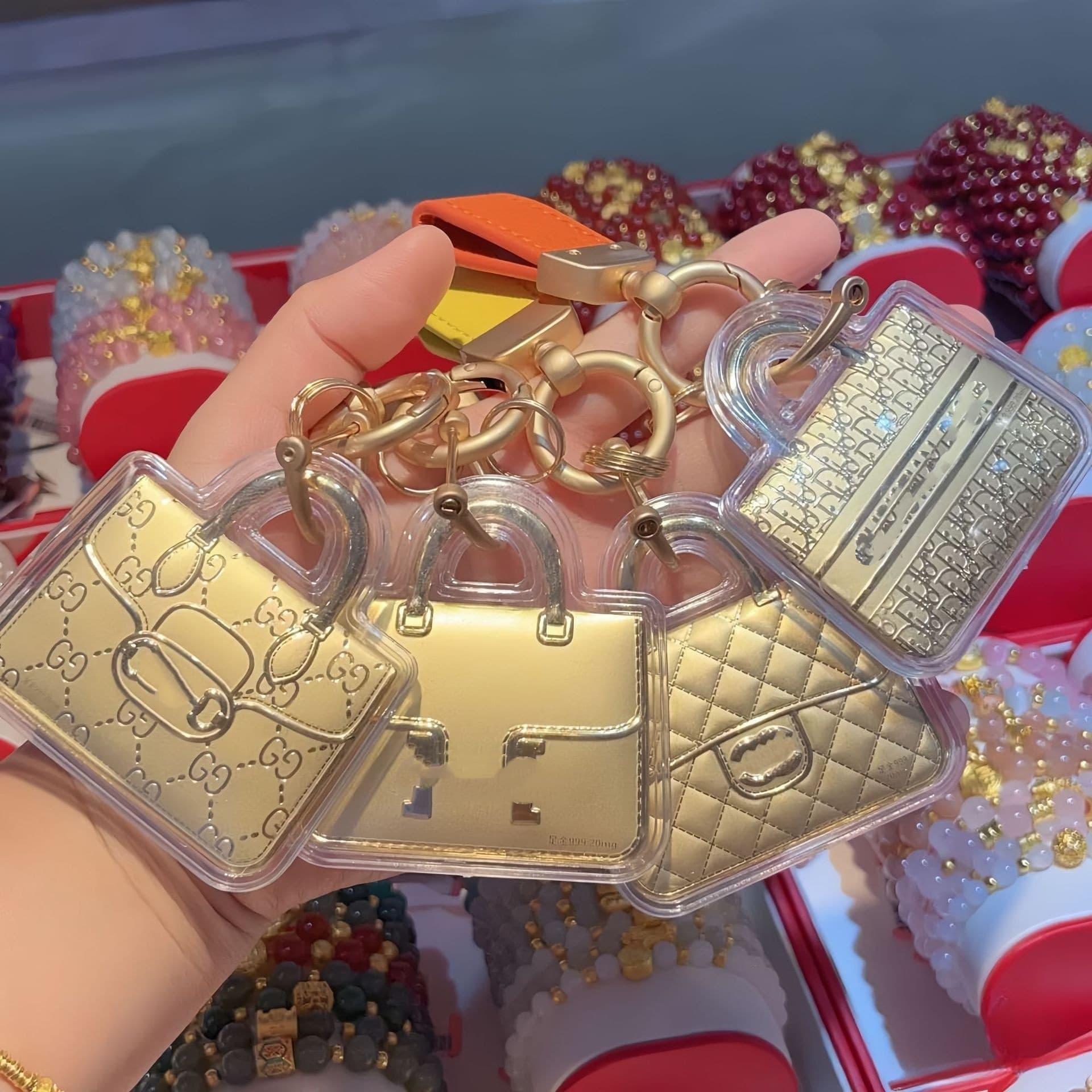 999 Pure Gold Keychain Luxury Pendant Bag Accessory Versatile Occasion Gift for Special Relationships Modern Minimalist Style