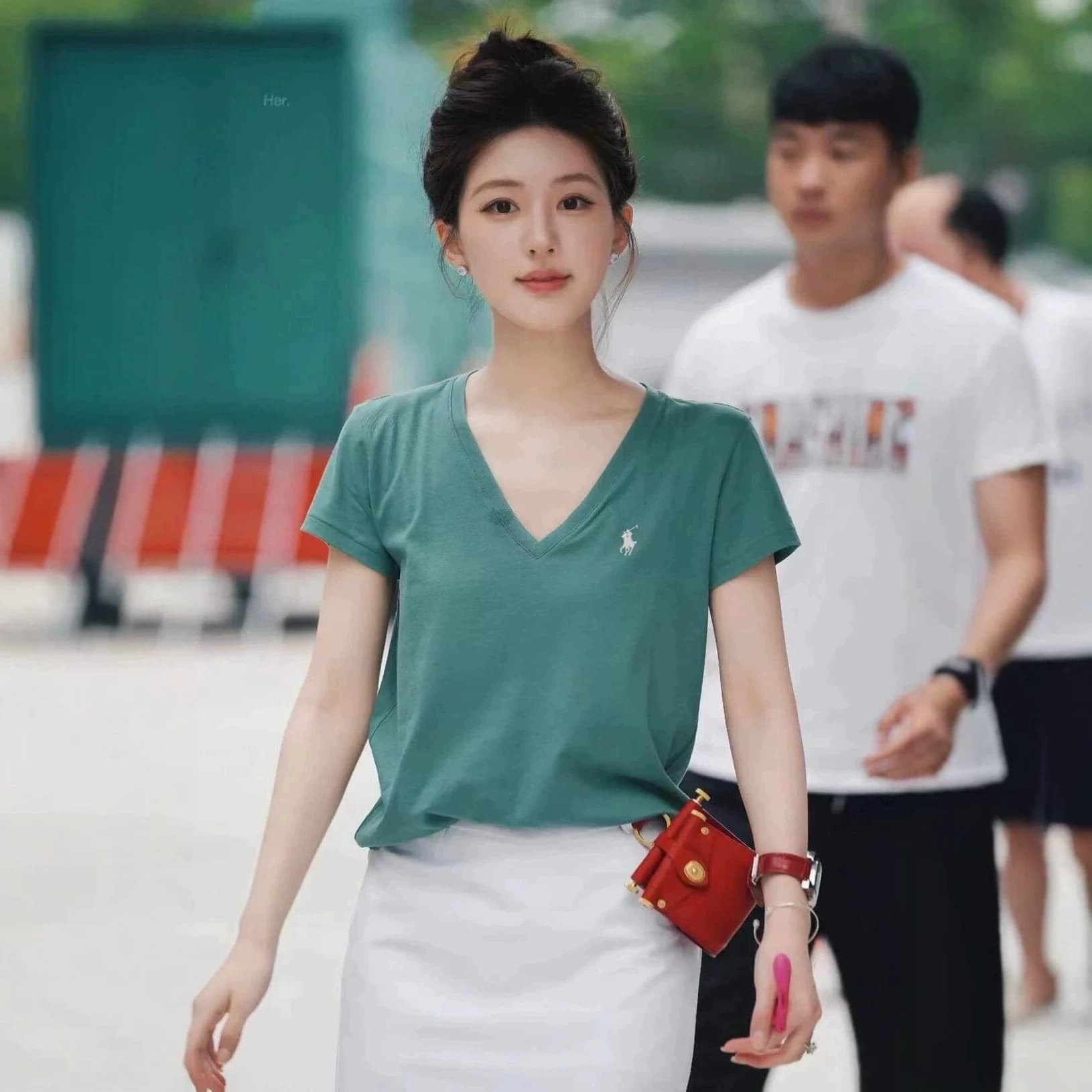 26 Scan Code 100% Cotton Embroidered Pony Logo V-Neck T-Shirt Simple Women's Summer Short Sleeve T-Shirt Pure Cotton T-Shirt