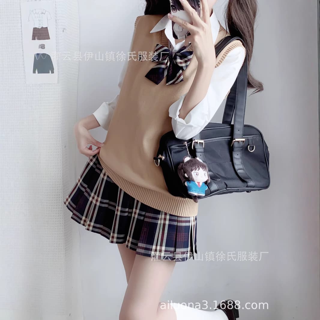 JK uniform vest V-neck sweater set, knitted sweater, autumn and winter pullover vest, Japanese school style, school feel.
