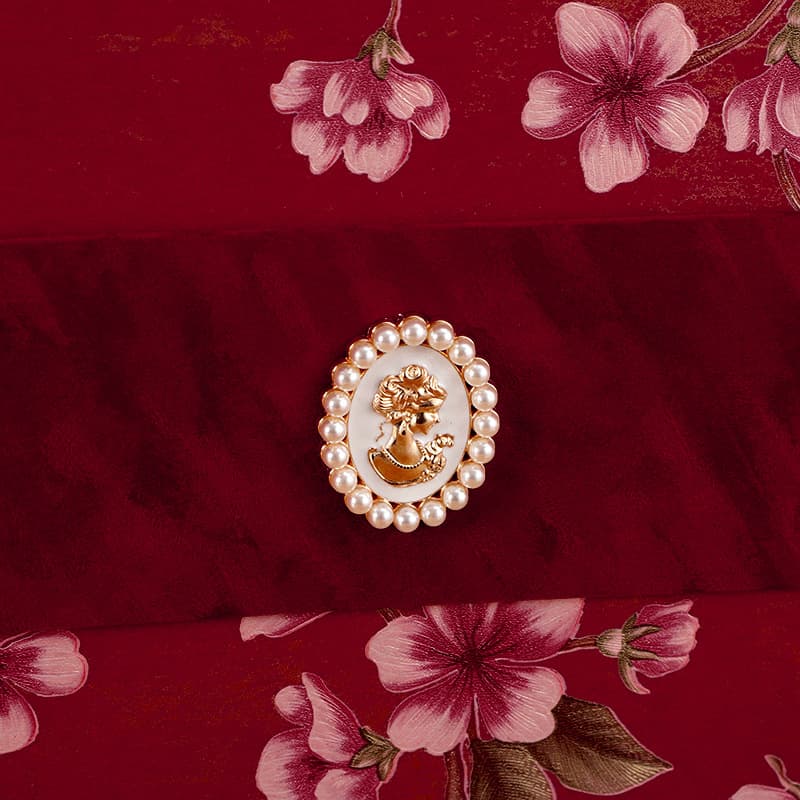 Pearl Gift Box Empty Box Exquisite Wedding Candy Box Best Man Bridesmaid Gift Box Premium Pearlescent Velvet Gift Box