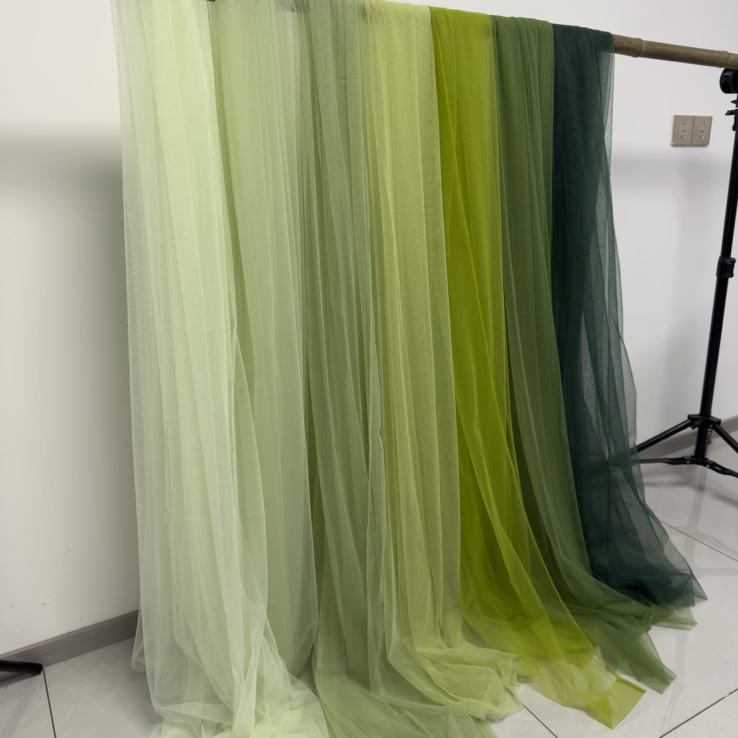 Avocado green mesh fabric wedding dress Hanfu fabric wedding arrangement gauze background arrangement soft mesh