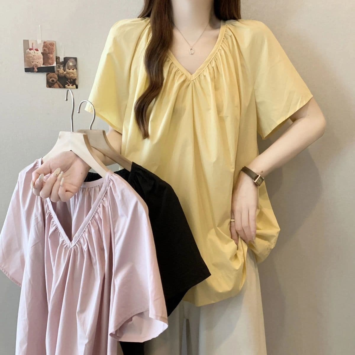 Plus-Size Stylish V-Neck Short-Sleeve Shirt for Women, Summer 2026 New Style, Loose Fit, Flattering and Slimming Top for Curvy Women