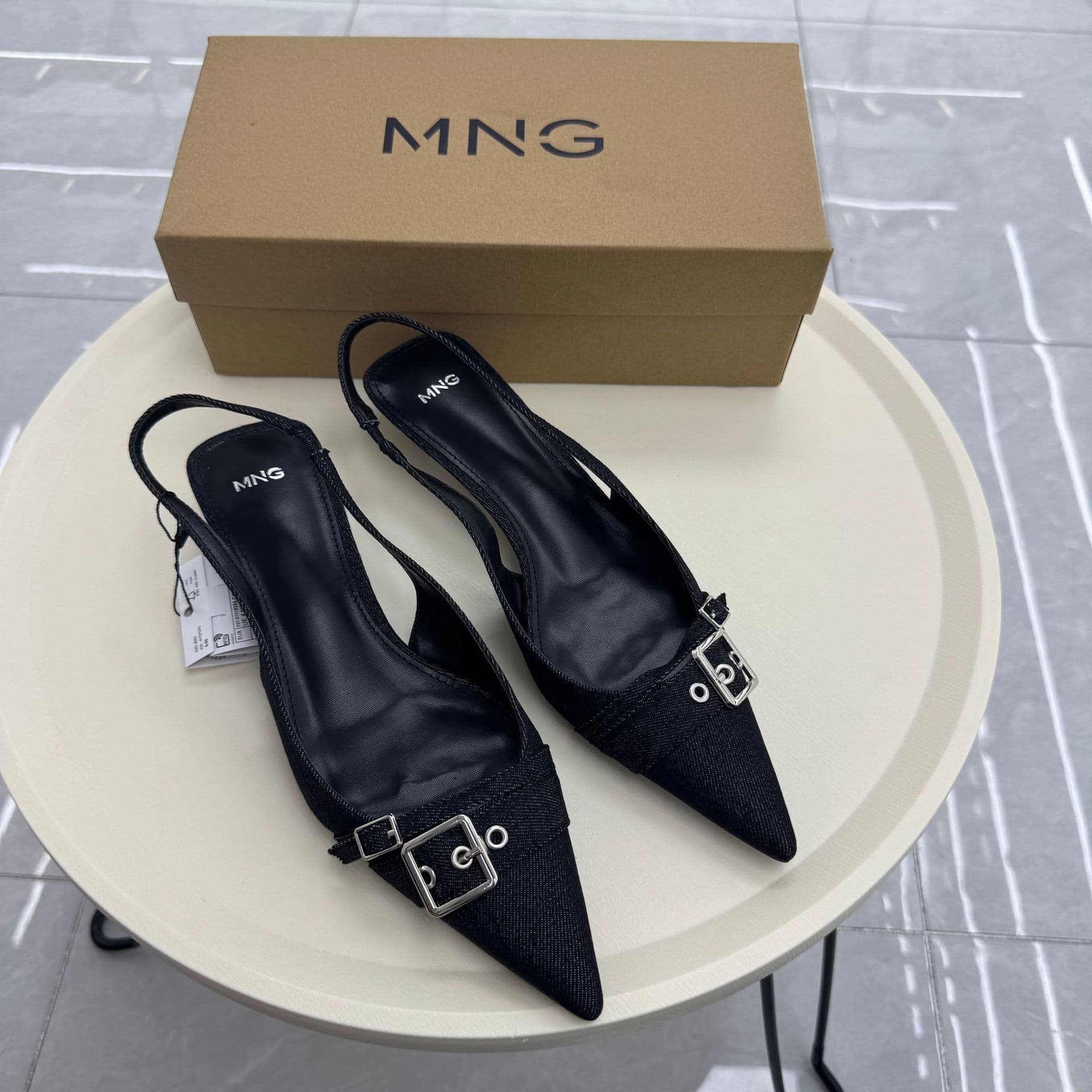 Spanish MNG 2026 Summer New Buckle Denim High Heel Sandals with Elastic Band, Closed-Toe Women's Versatile Style