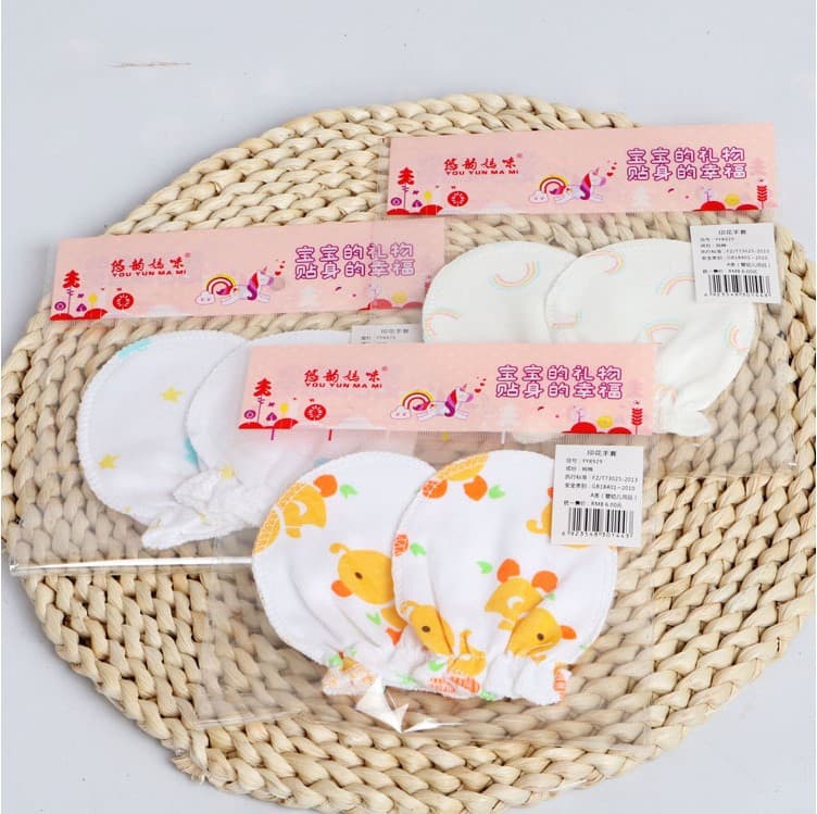 Baby gloves, anti-scratch booklet, suitable for newborns, summer, autumn and winter, designed to prevent biting and scratching of the face.
