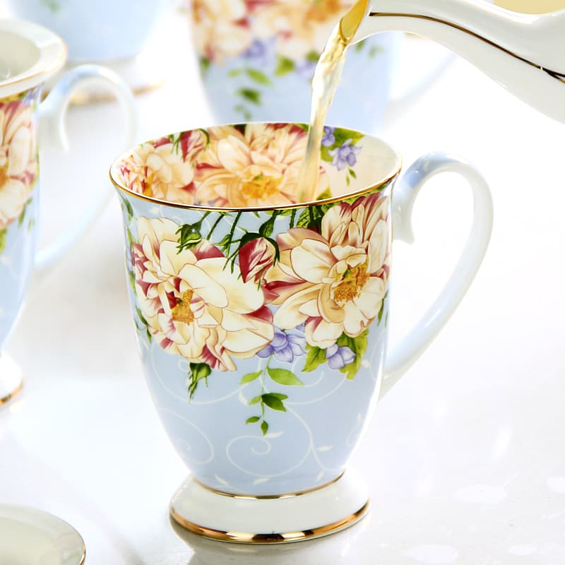 Ceramic Creative European Style Mug with Lid, Large Capacity Bone China Cup for Breakfast, Milk, and Coffee