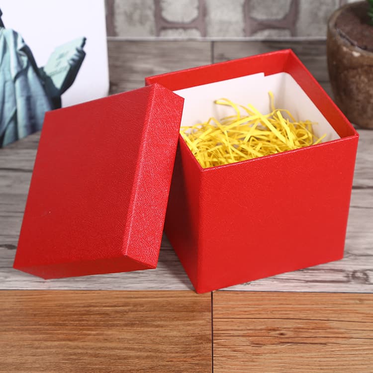 Big Red Wedding Birthday Gift Candy Box Exquisite Gift Packaging Box Small Square Return Gift Box