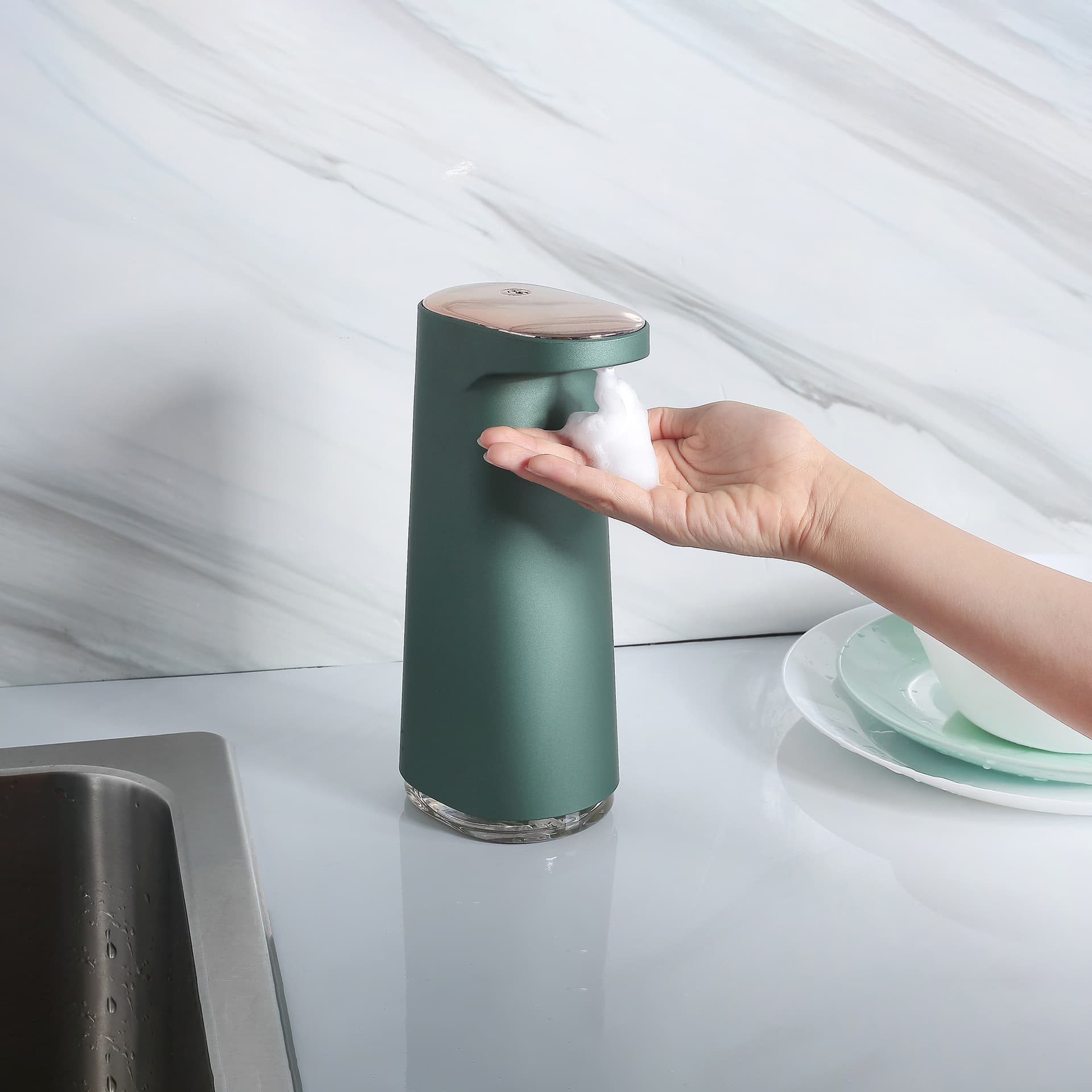 Factory in stock smart induction foam mobile phone touch-free hand sanitizer machine USB charging automatic soap dispenser